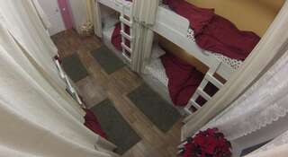 Хостел Gabzov Астрахань Кровать в общем 8-местном номере для женщин-3